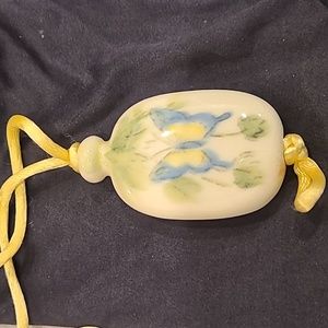 Vintage 1977 Avon Neckless